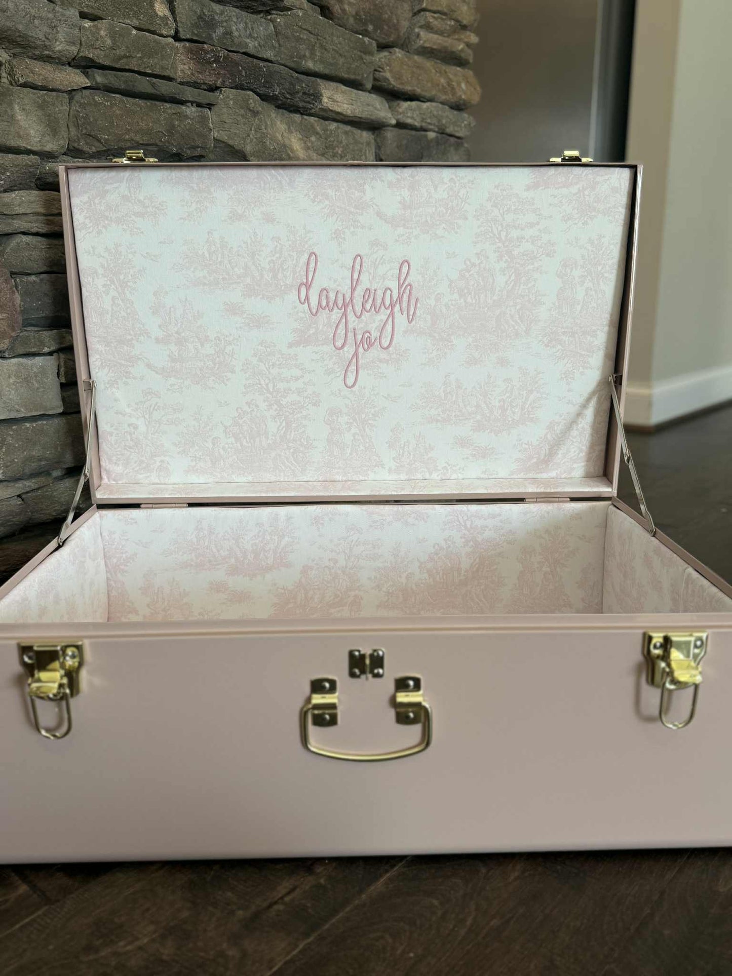 Custom Keepsake Trunks