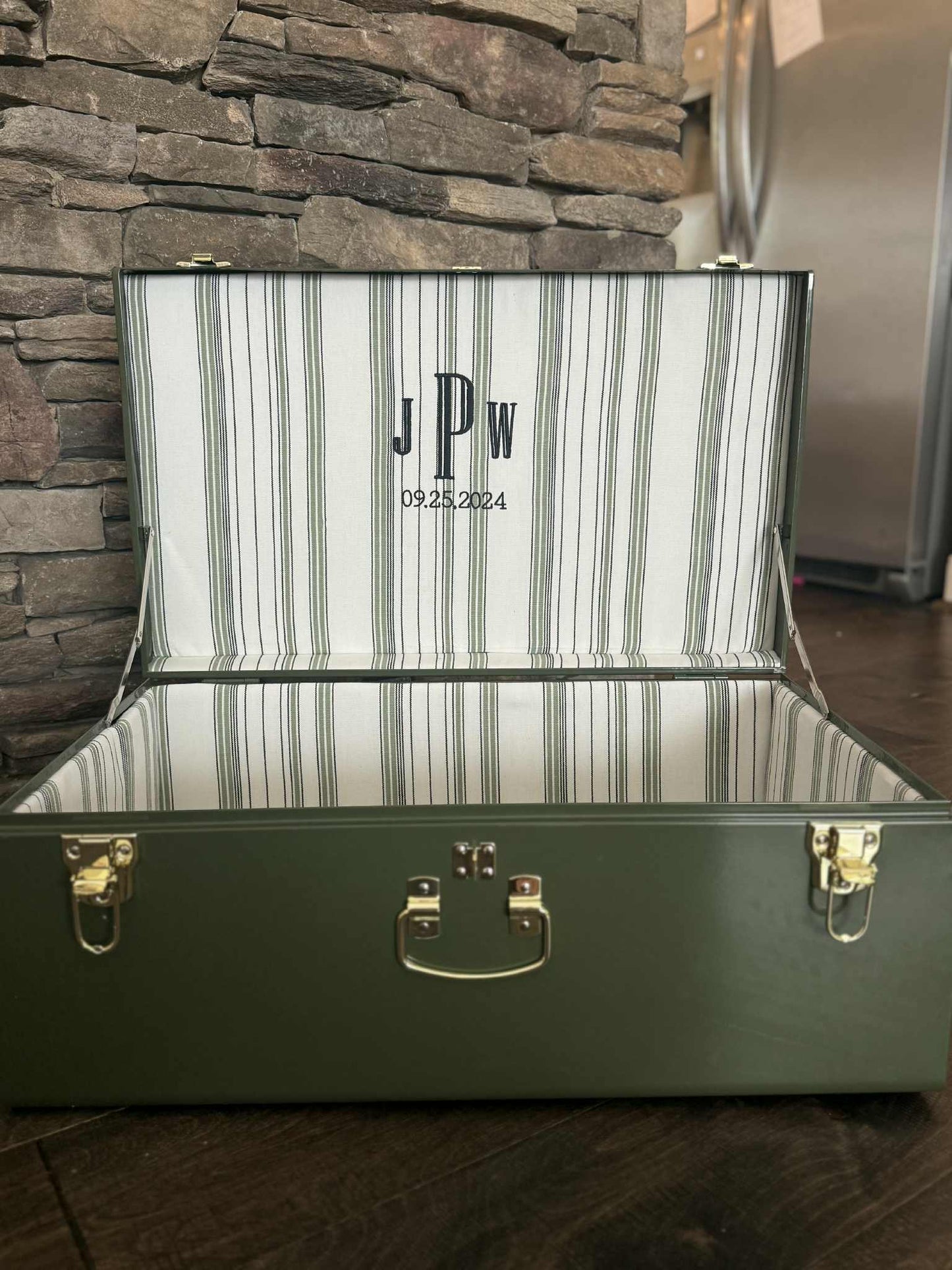 Custom Keepsake Trunks