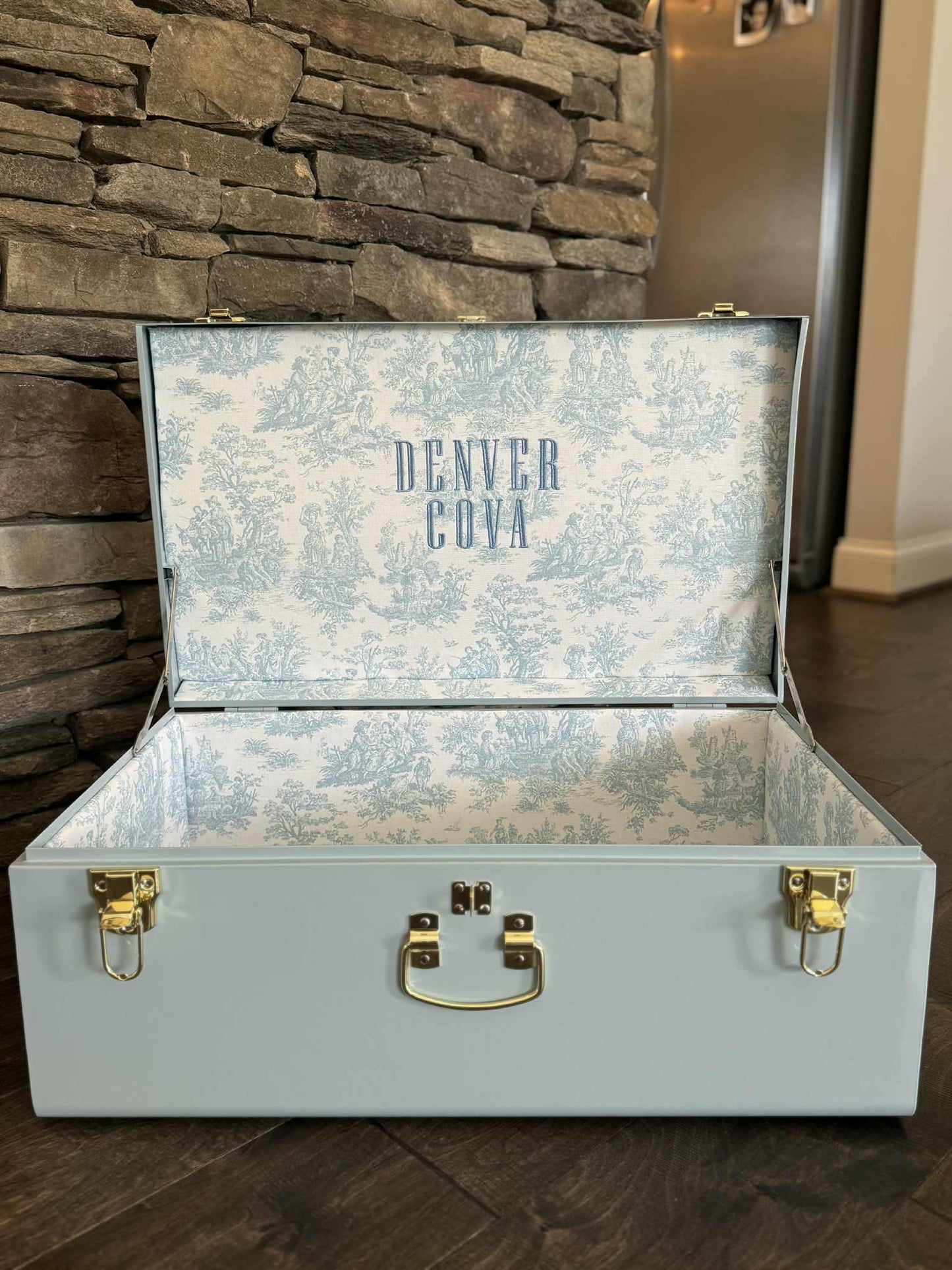 Custom Keepsake Trunks